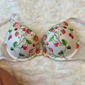 Victoria’s secret White cherry & strawberry push up bra 34c